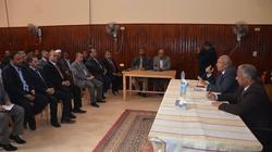 محافظ الوادي الجديد يبحث مع أعضاء الجهاز التنفيذي مشاكل مركز بلاط