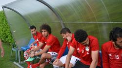قلق في المنتخب من الدفاع وحراسة المرمى.. و«كهربا» غاضب بسبب تغيير مركزه
