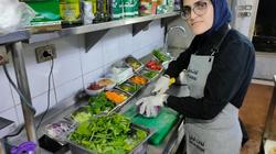 «شيماء» أصغر سيدة أعمال بالمنيا مشروعها بدأ من منزل وتحول لسلسلة مطاعم