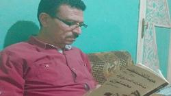 «علاء»: «مش بصدق الإنترنت واتربيت على حب الورق وريحته»