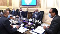 مدبولي يوجّه بتوفير مليار جنيه لصرف التعويضات للمستحقين بمحاور الجيزة المرورية