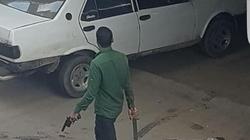 بـ"سيف وفرد خرطوش".. بلطجي يعتدي على 20 سيارة في موقف بـ"كفر الدوار"