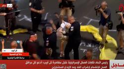 القوات الإسرائيلية تسحل متظاهرين في تل أبيب «صور»