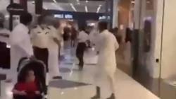 عاجل.. القبض على رجل هاجم عناصر الأمن السعودي أثناء عملهم