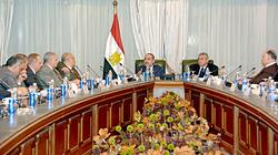 وزير الطيران يوجه بتقديم كافة التسهيلات اللازمة لسفر وعودة المصريين