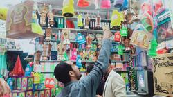 إقبال كثيف على الفوانيس بجنوب سيناء لانخفاض أسعارها.. بـ20 جنيها «صور»
