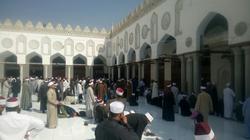 بالصور| تجمهر أئمة الأوقاف بالجامع الأزهر اعتراضا على التدريب الإجباري