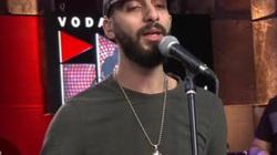 مشروع "مسرح شو" يشيد بجهود المطرب ساري عمر في مواجهة الكورونا