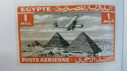 بالصور| أقدم طوابع البريد في مصر.. صدر عام 1866