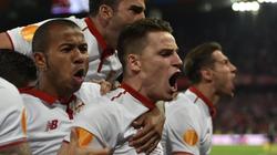 بالفيديو والصور| إشبيلية يتوج بالدوري الأوروبي للمرة الثالثة على التوالي