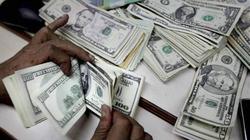 الدولار يتراجع أمام الجنيه قبل اجتماع البنك المركزي اليوم  