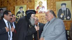 بالصور| الأنبا بيشوي: "نصلي من أجل السيسي والمصريين علشان ربنا يحافظ عليهم"