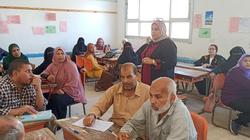 بجانب صيانة المدارس.. تدريب معلمي الصفوف الأولى بمطروح قبل الدراسة
