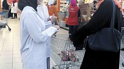 طلاب «طب بيطرى» ينظمون حملة توعية للمواطنين: «هتشترى.. ولّا هتدبح»