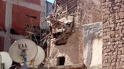 بالصور| سقوط أجزاء من عقار قديم بوسط الإسكندرية