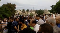 العشرات من أهالي العريش يشيعون جثامين اثنين قتلا على يد مسلحين
