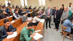 رئيس جامعة المنصورة يتفقد امتحانات الفصل الدراسي الأول بـ3 كليات