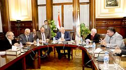 وزير الزراعة يجتمع مع التعاونيات لخدمة الفلاح
