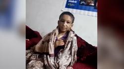 استغاثة لإنقاذ طفل يتعرض للتعذيب: أبوه بيكهربه ويعلقه في المروحة