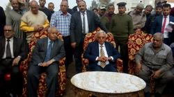 محافظ الدقهلية يقدم العزاء لأسرة شهيد "أبوبصل"