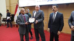 تقديراَ لجهودهم.. محافظ الوادي الجديد يكرم 4 تنفيذيين