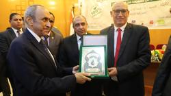 صور.. وزير الزراعة يكرم علماء البحث العلمي