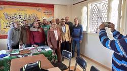 طلاب معهد أزهري ينظمون ممرا شرفيا لمعلمين محالين للمعاش بالدقهلية