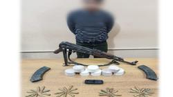 ضبط عاطل بحوزته 2 كيلو هيروين وسلاح ناري بالصف