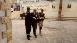 قوات الجيش والشرطة يواصلون مساندة المسنين والمرضى للإدلاء بأصواتهم