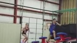 بالفيديو| طفلة أمريكية تتفوق على مدربي "نينجا" في أداء الحركات