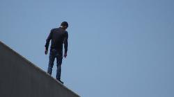 شاب تركي يحاول الانتحار من أعلى مبنى محافظة زونجولداك