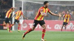 عاجل| شاهد بالصور.. تعمد تحطيم شاشة الفار في نهائي أفريقيا بين الترجي والوداد