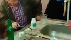 فيديو متداول لانفجار بمعمل علوم أثناء تجربة علمية أمام الطلاب: "الله عليك يا أستاذ"