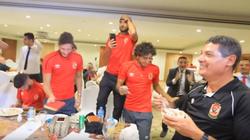 "بياكلوا بليلة".. فرحة لاعبي الأهلي بـ كأس السوبر