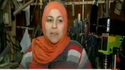 بالفيديو| أول سيدة مصرية تعمل في حرفة "النجارة"