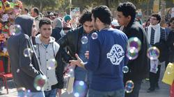 في المترو والشارع والجامعة.. شباب حملوا قيم هجرها المجتمع فصاروا "أصحاب مكان"