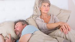 5 مفاتيح لاحتواء زوجك أثناء أزمة منتصف العمر