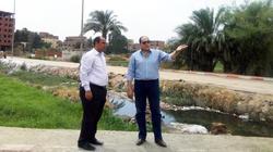 محافظ سوهاج يطالب بتطهير مجرى مصرف أخميم من التعديات