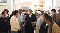 محافظ قنا يعلن تشغيل مشروع الصرف الصحي بمدينة قفط خلال أيام