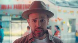 "أبو" يهدي مستشفي 57347 أغنية "ضحك ولعب وجد وحب وعلم وشفا"