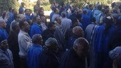 عمال "الزيوت المتكاملة" بالسويس يمنعون الإدارة من بيع المعدات في القاهرة