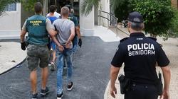 4 فرنسيين يغتصبون طفلتين في إسبانيا والشرطة تضبطهم في المطار
