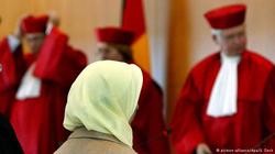 قضاة ألمان يشككون بجدوى السماح بالحجاب في المحاكم