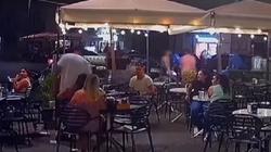 لص يعيد ساعة بعد سرقتها ويعتذر لصاحبها: السبب غريب (فيديو)