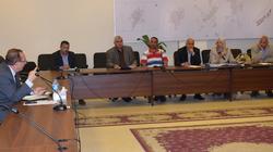 محافظ بني سويف يبحث إجراءات تشغيل مشروعات الصرف الصحي بالقرى