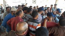 بالصور| عاملو "الدقهلية للسكر" يعتصمون لليوم الثاني: "عاوزين الأرباح"