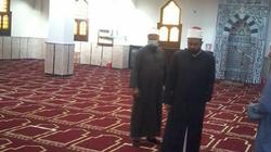 الأوقاف تضع علامات التباعد في "العوام" أشهر مساجد مطروح