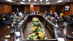 وزير الشباب يبحث إنشاء أكاديميات وملاعب رياضية في سيراليون (صور)