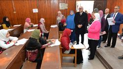 رئيس جامعة المنصورة: نظام "اختيار من متعدد" يضمن العدالة في الامتحانات