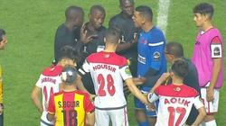 "كاف" يصدر بيانا عاجلا عن أحداث مباراة الترجي والوداد